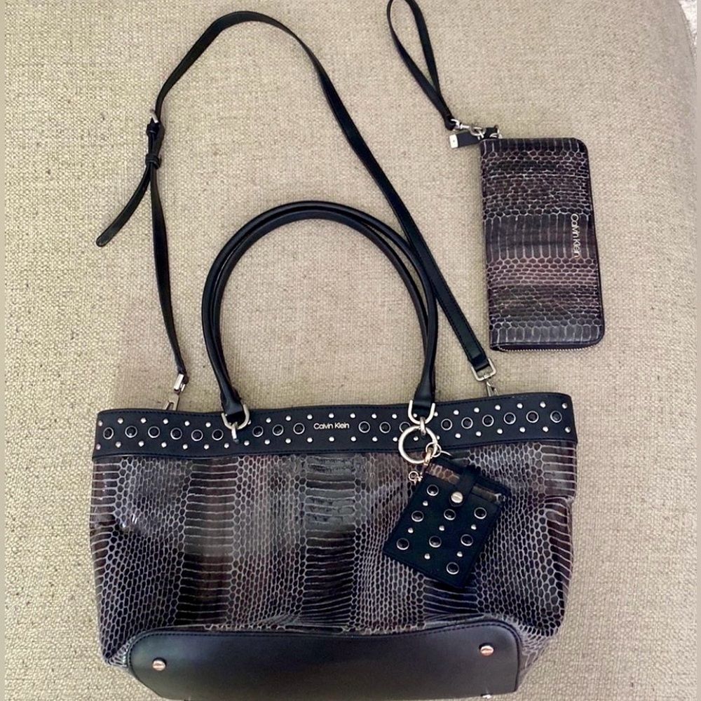 Calvin Klein Satchel Handbag + Matching Wristlet (zip around wall… 🔥